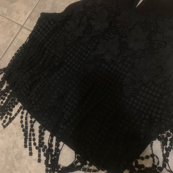 Black laces fringe crop top - Picture 6 of 7